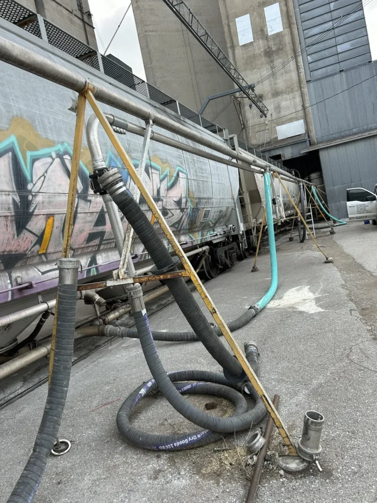 Railcar Cleaning service image